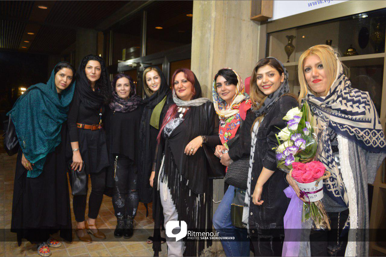 آوازخوانی زنان کفش آهنی در نیاوران/ لالایی برای مادران ایران